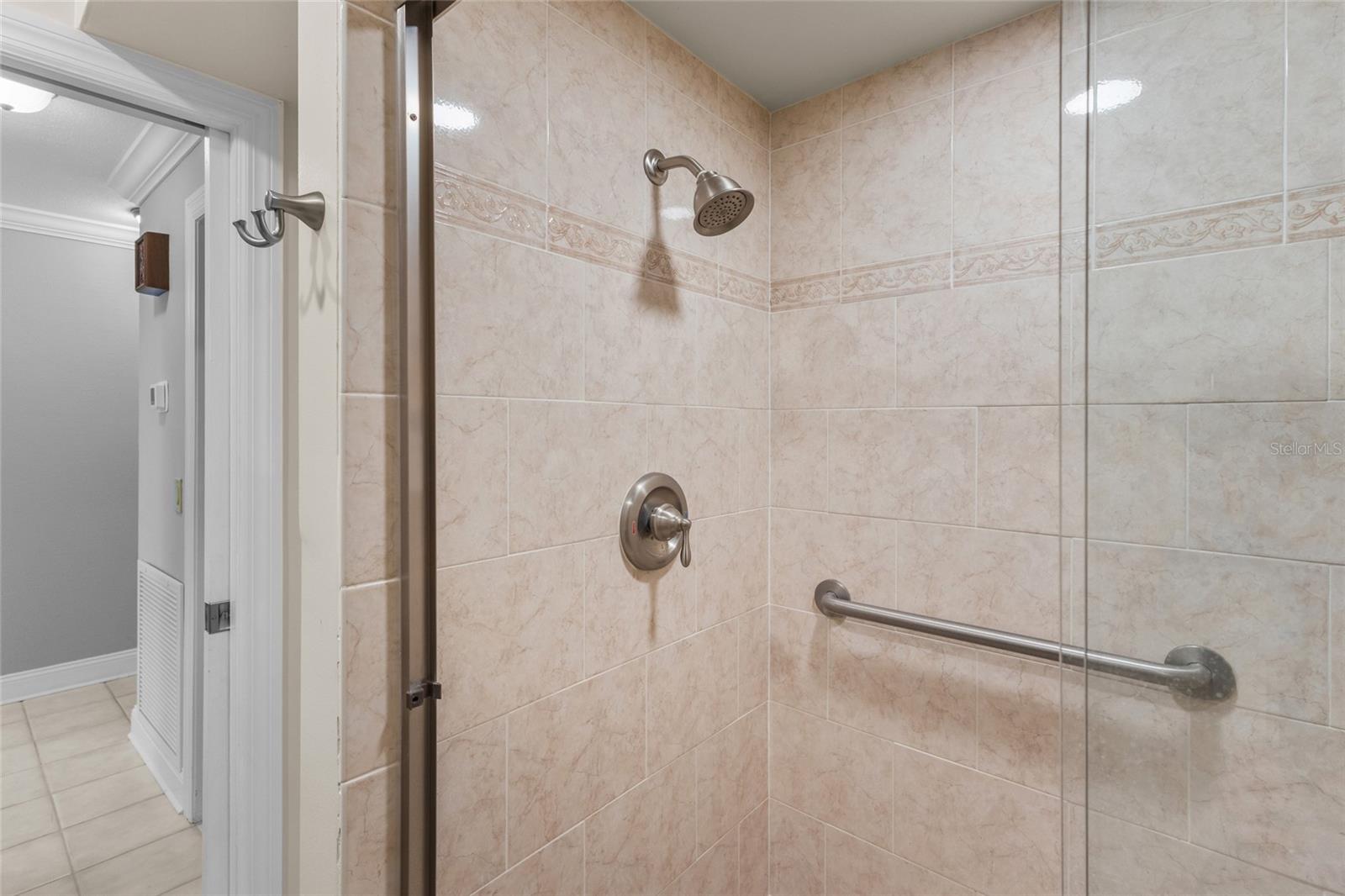 BOCA CIEGA POINT EAST - Residential