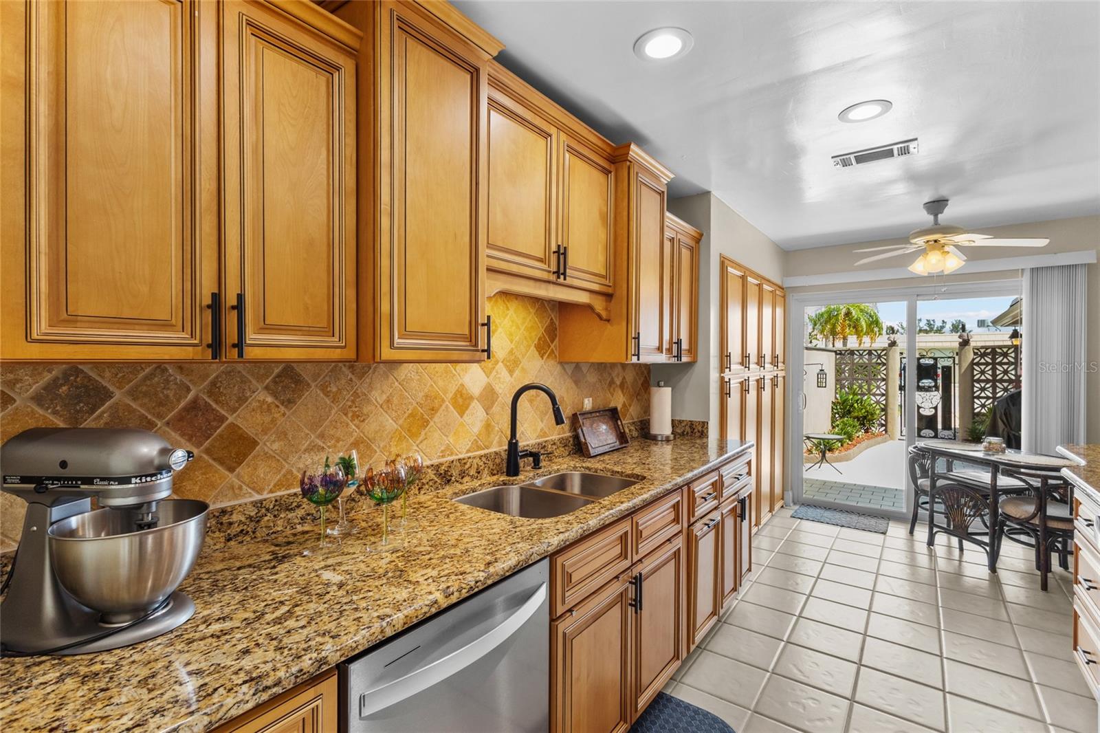 BOCA CIEGA POINT EAST - Residential