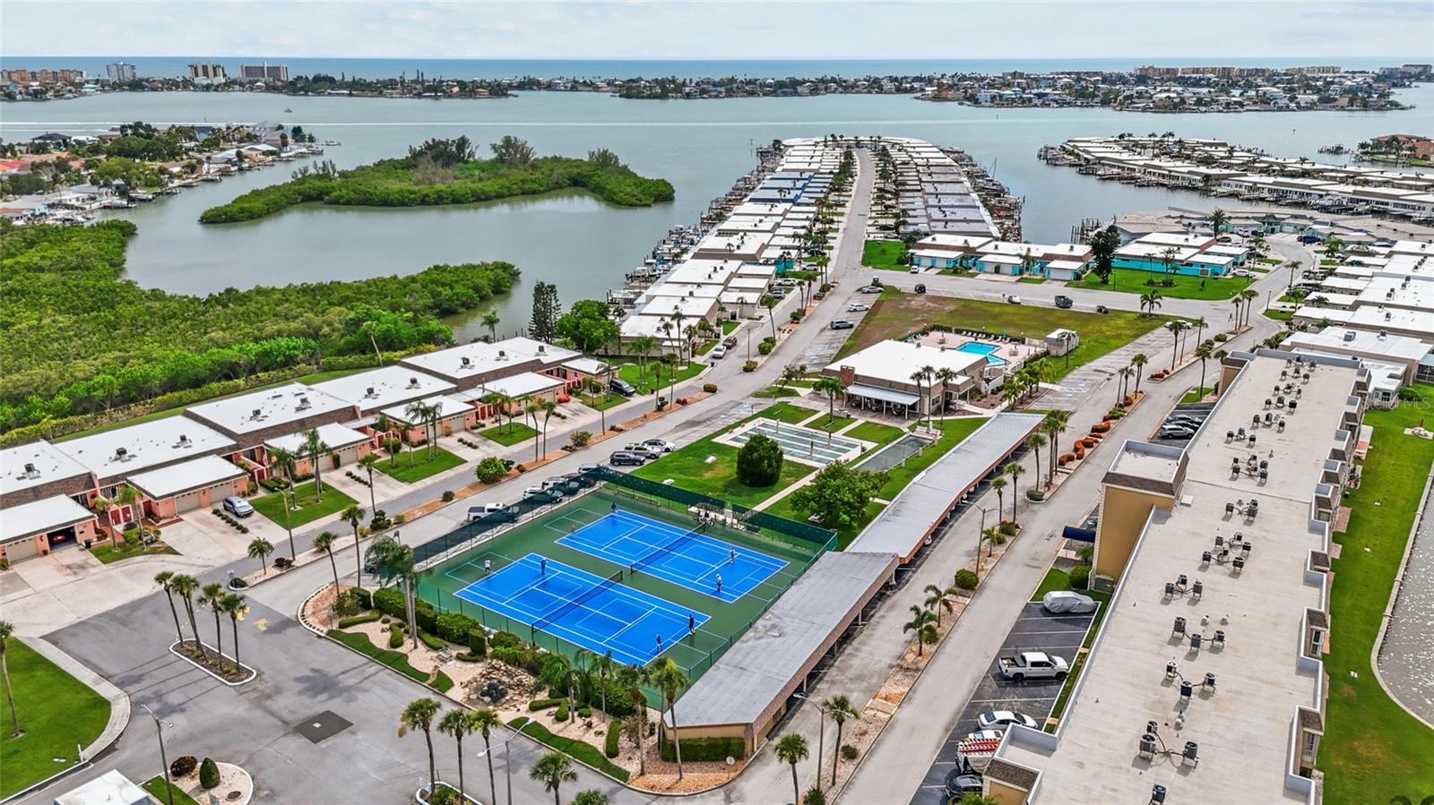 BOCA CIEGA POINT EAST - Residential