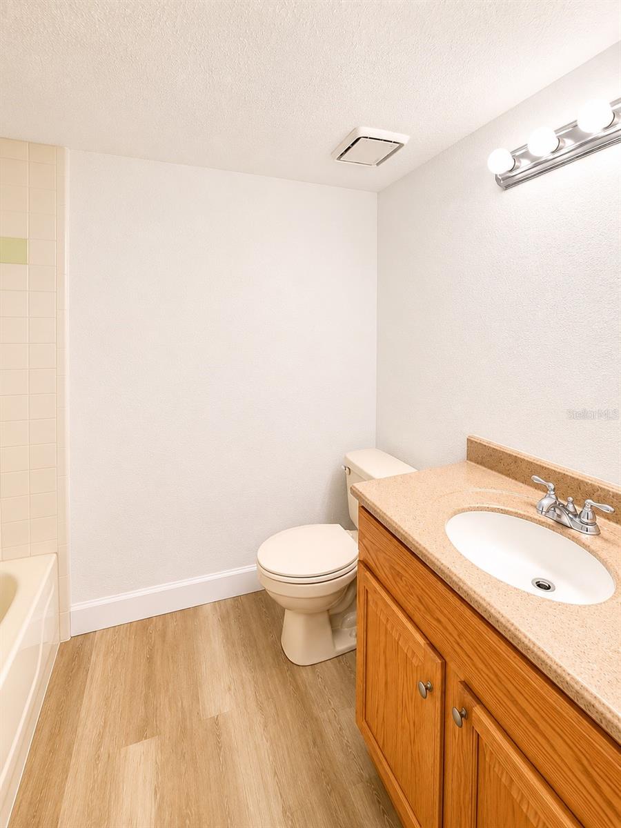 LAKE LOTUS CLUB 5 A CONDO REPLAT - Residential