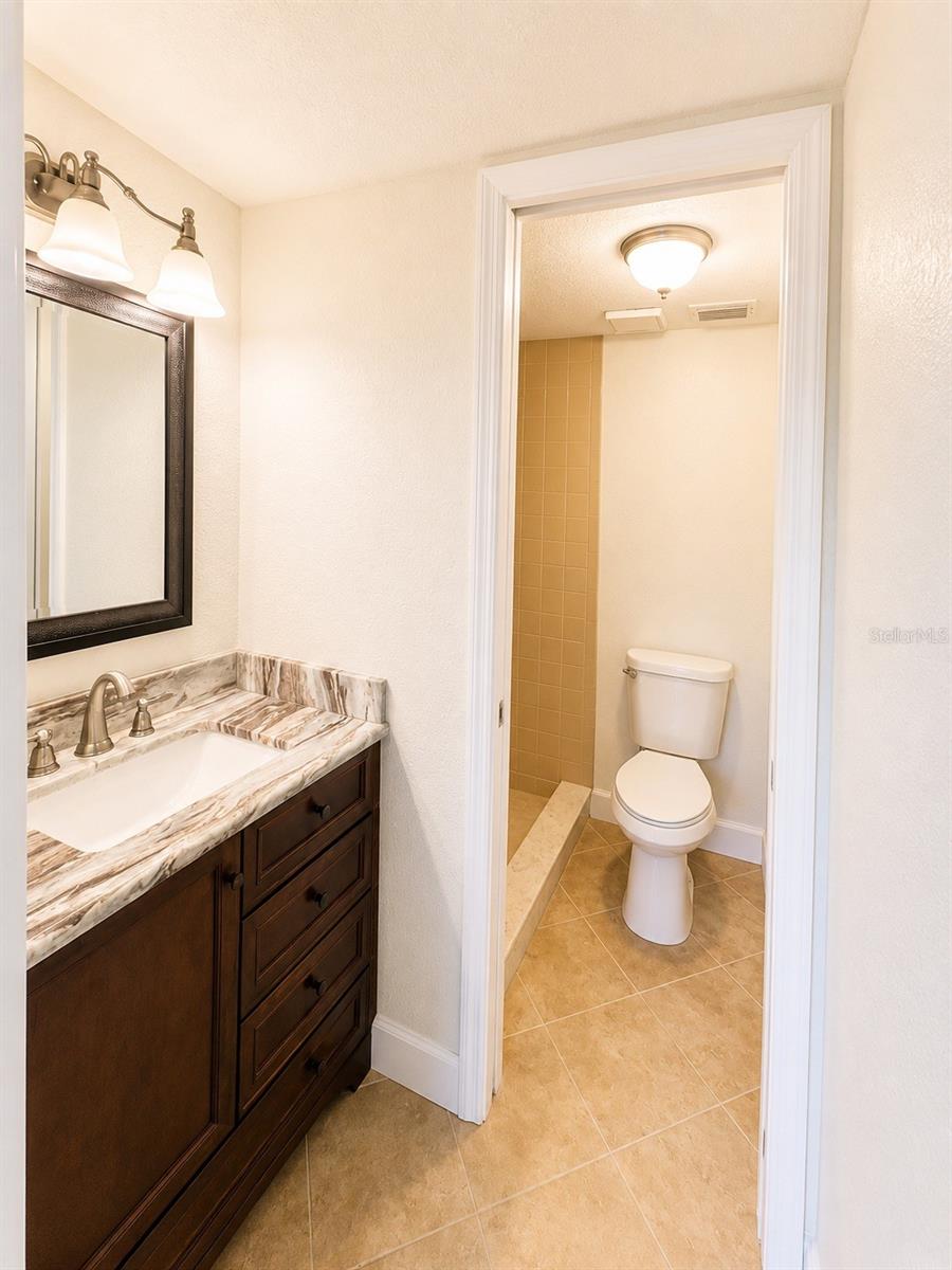 LAKE LOTUS CLUB 5 A CONDO REPLAT - Residential