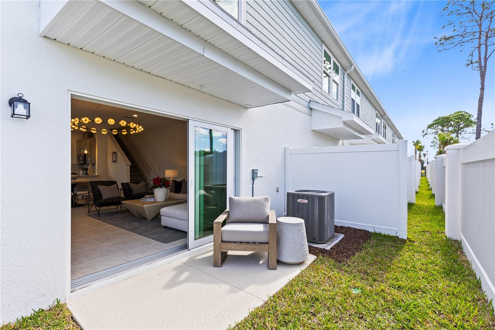 HARBOR SQUARE - Residential