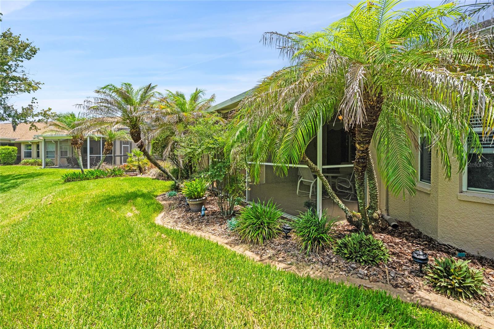 GROVES PH 03 CLUB VILLAS - Residential