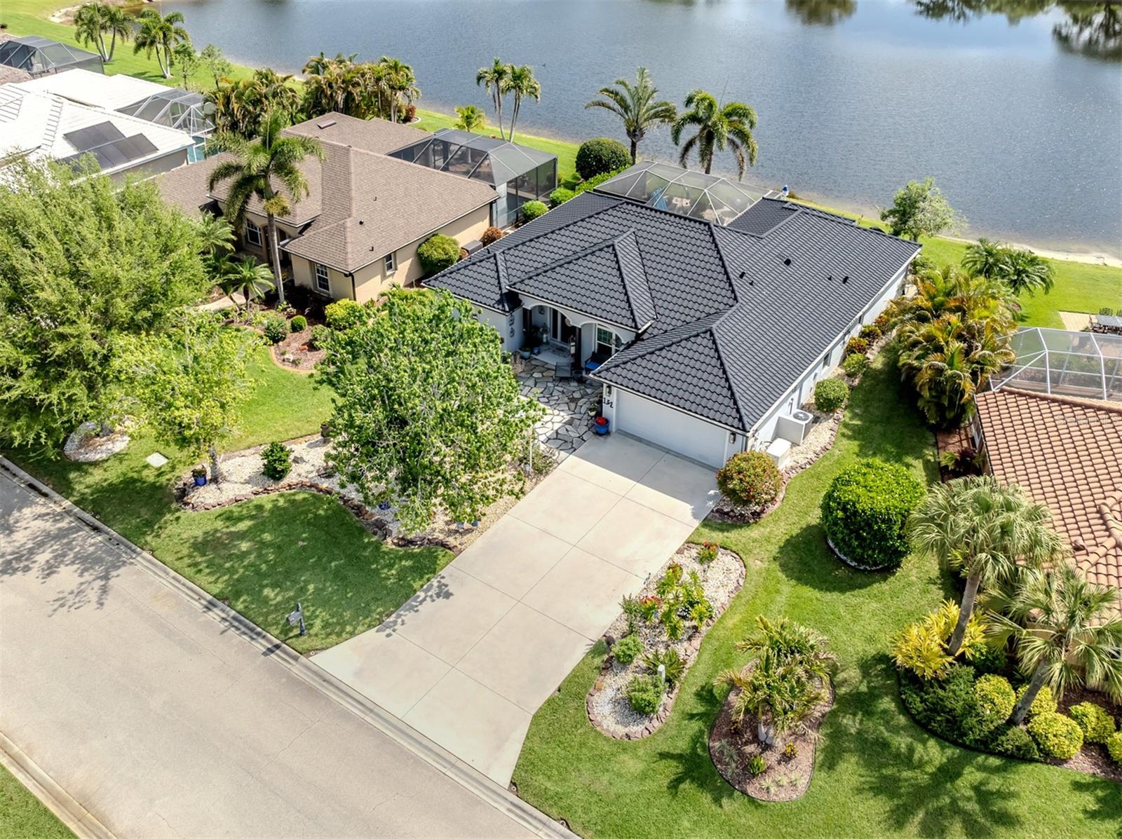 BLUE HERON POND - Residential