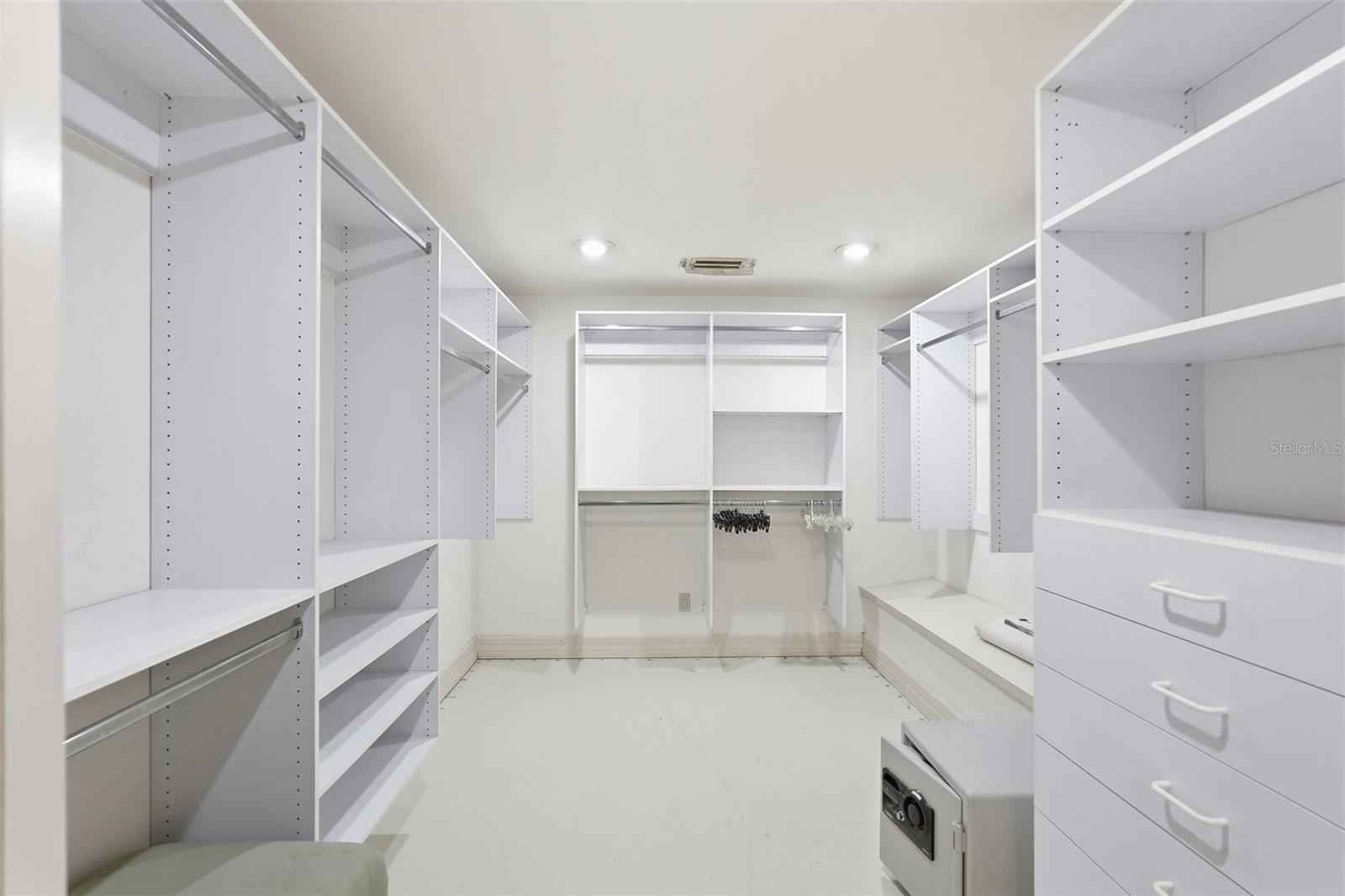 SKIMMER POINT PH III - Residential