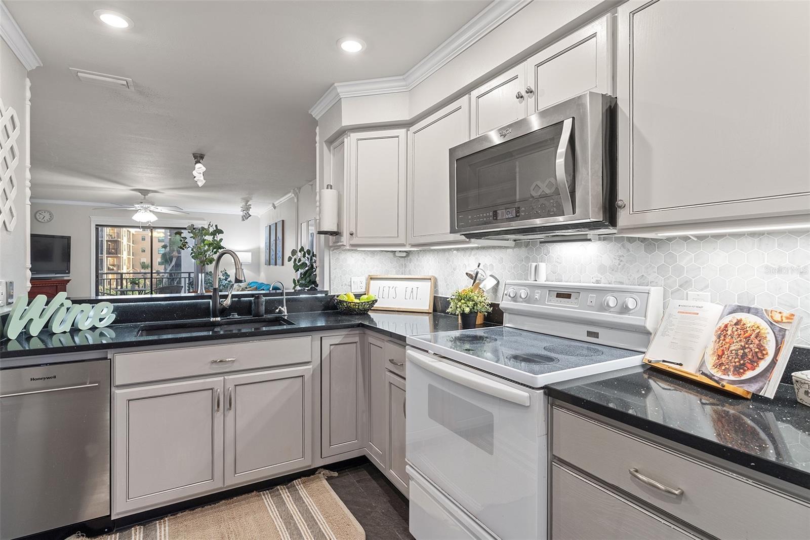 CANAVERAL BAY CONDO PH VIII - Residential