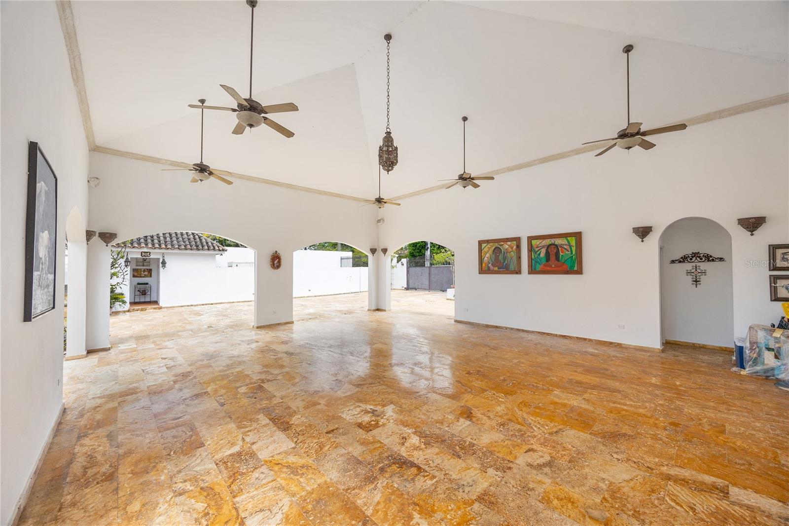 VILLA CAPARRA - Residential