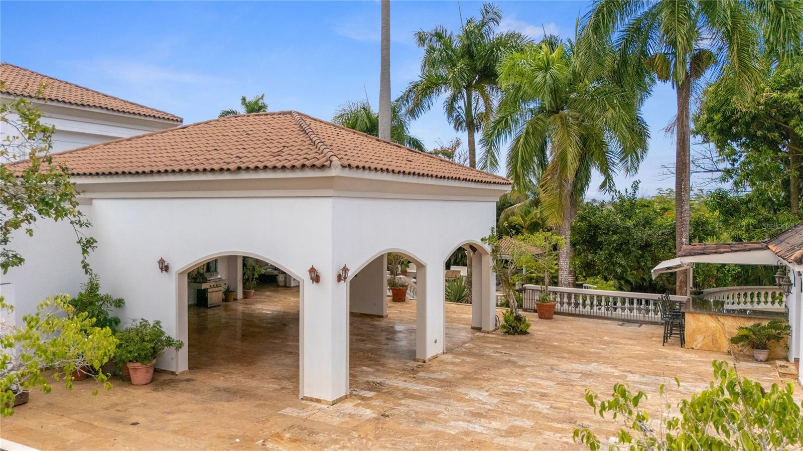 VILLA CAPARRA - Residential