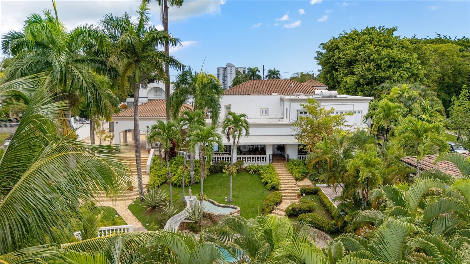 VILLA CAPARRA - Residential