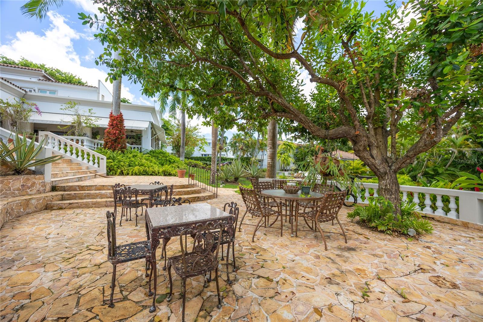 VILLA CAPARRA - Residential
