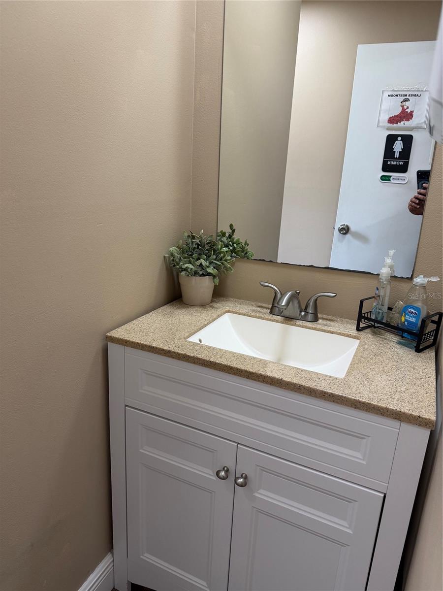 ALEXANDRIA OR OVIEDO - Commercial Sale