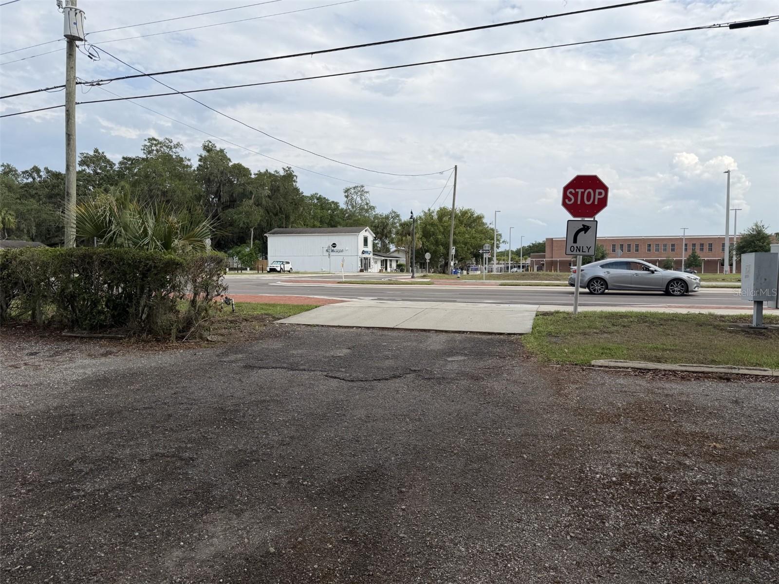 ALEXANDRIA OR OVIEDO - Commercial Sale
