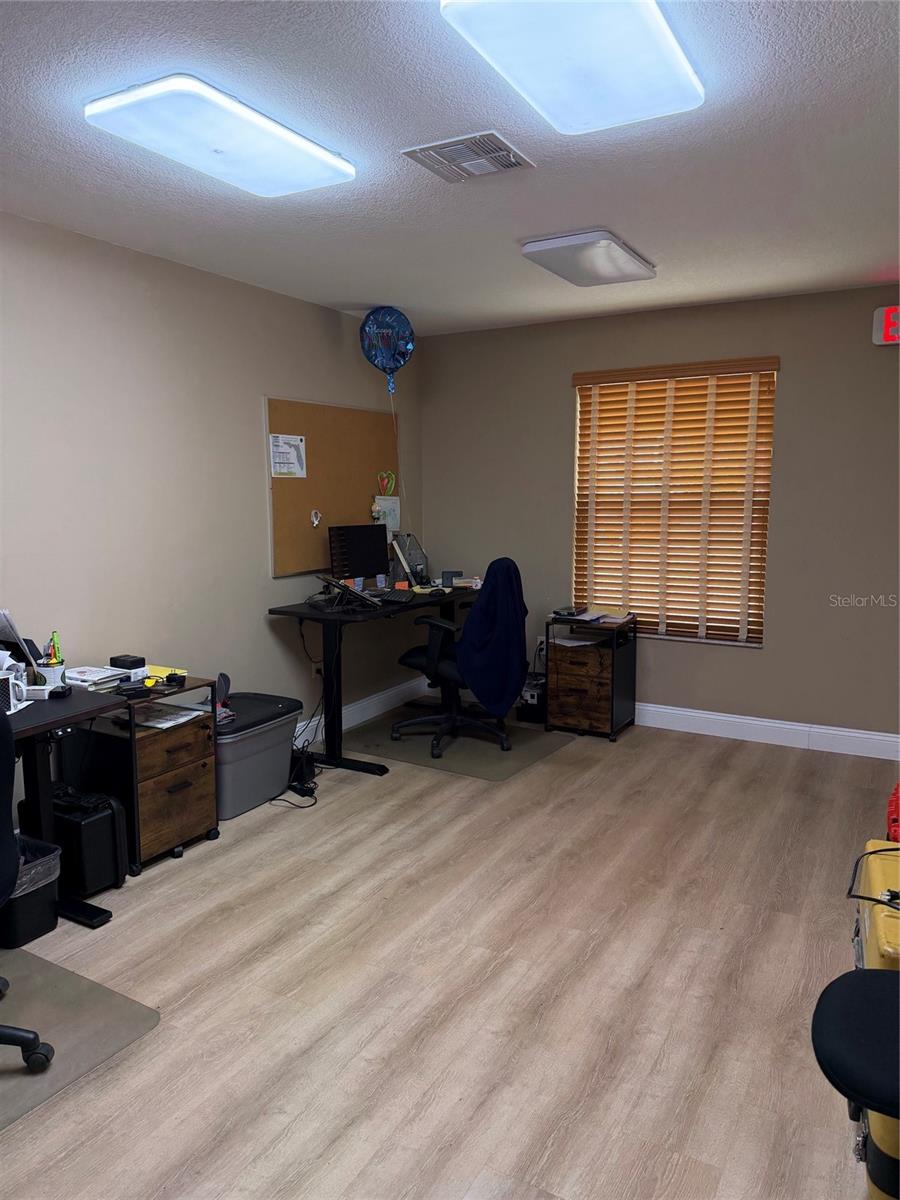ALEXANDRIA OR OVIEDO - Commercial Sale