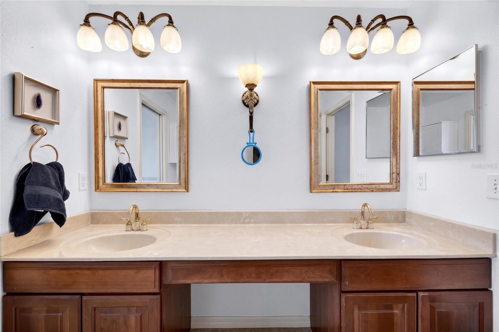 KINGSFIELD LAKES PH 2 - Residential