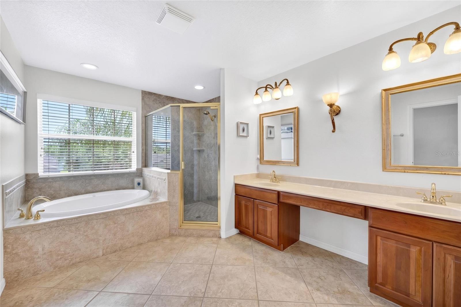 KINGSFIELD LAKES PH 2 - Residential
