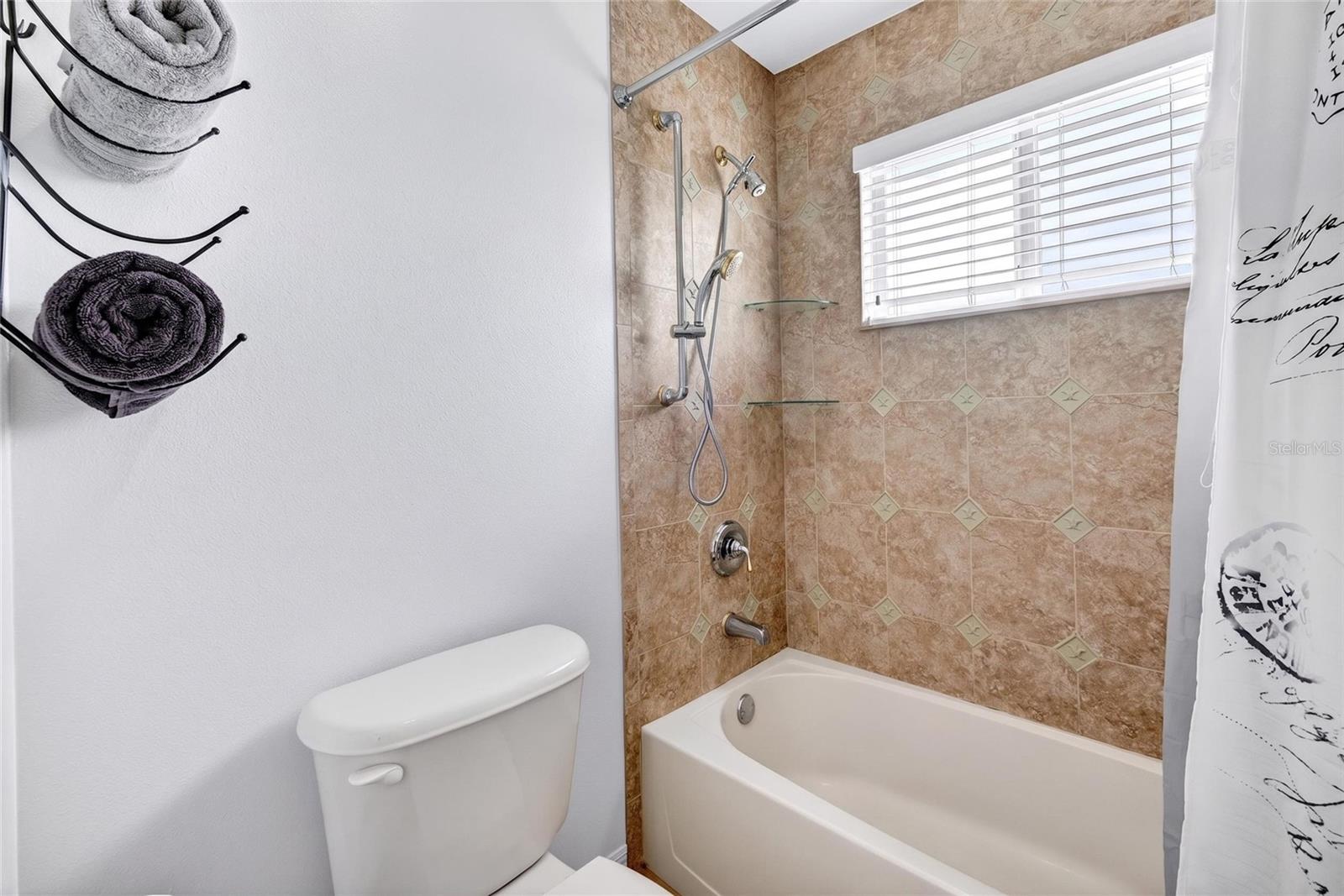 KINGSFIELD LAKES PH 2 - Residential
