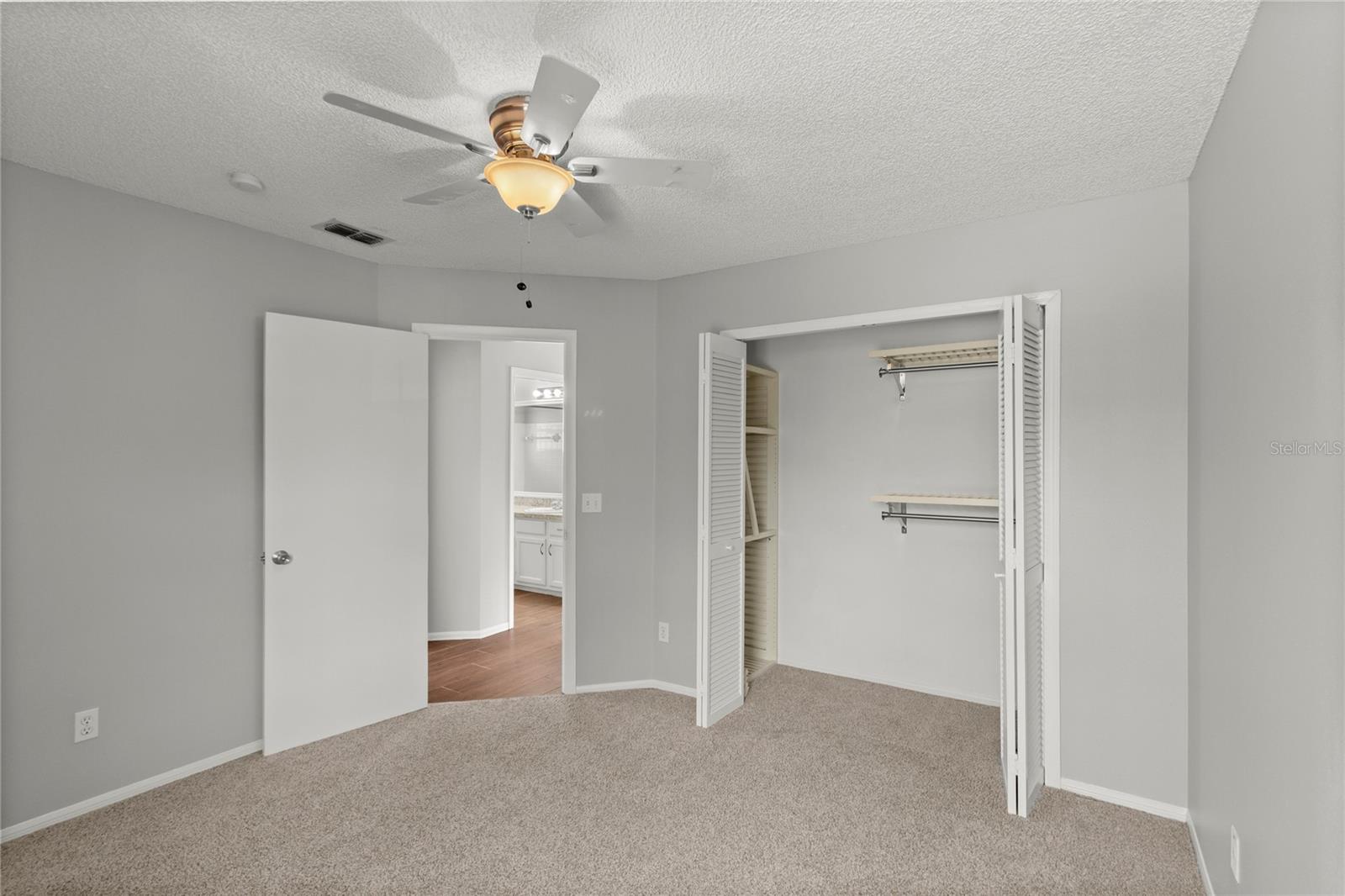 SUTTON RIDGE PH 3 UT 4 - Residential