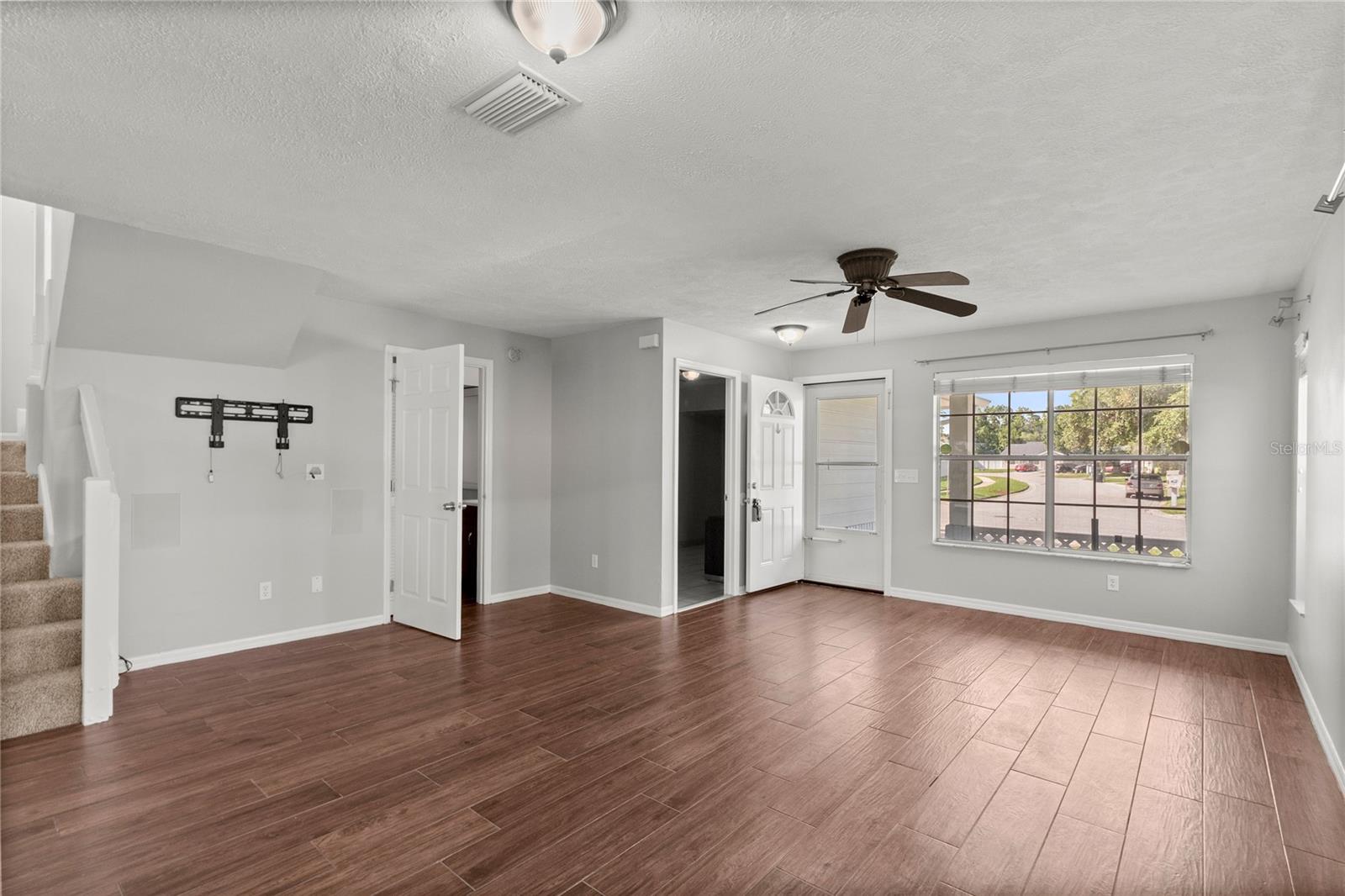 SUTTON RIDGE PH 3 UT 4 - Residential