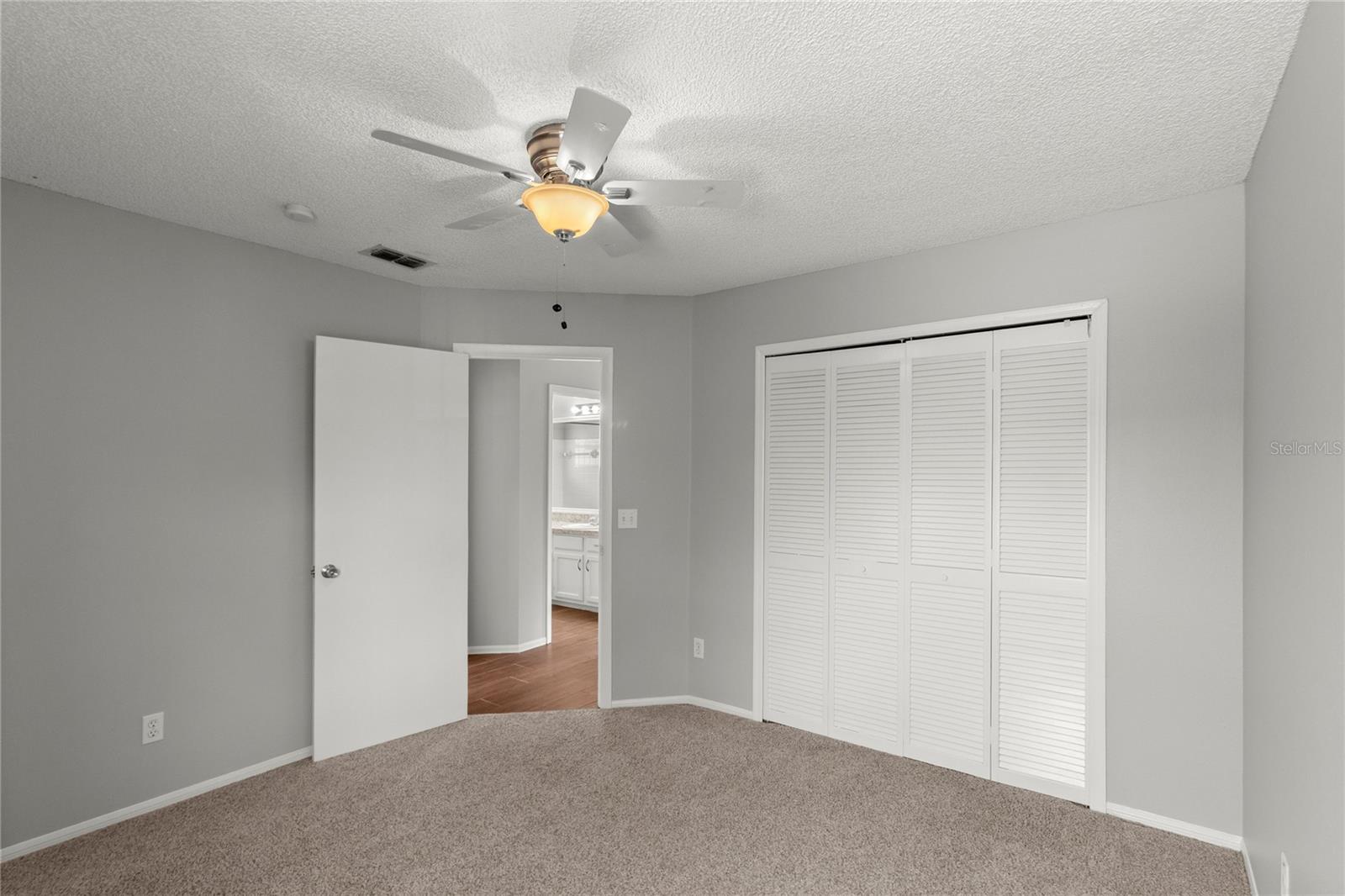 SUTTON RIDGE PH 3 UT 4 - Residential