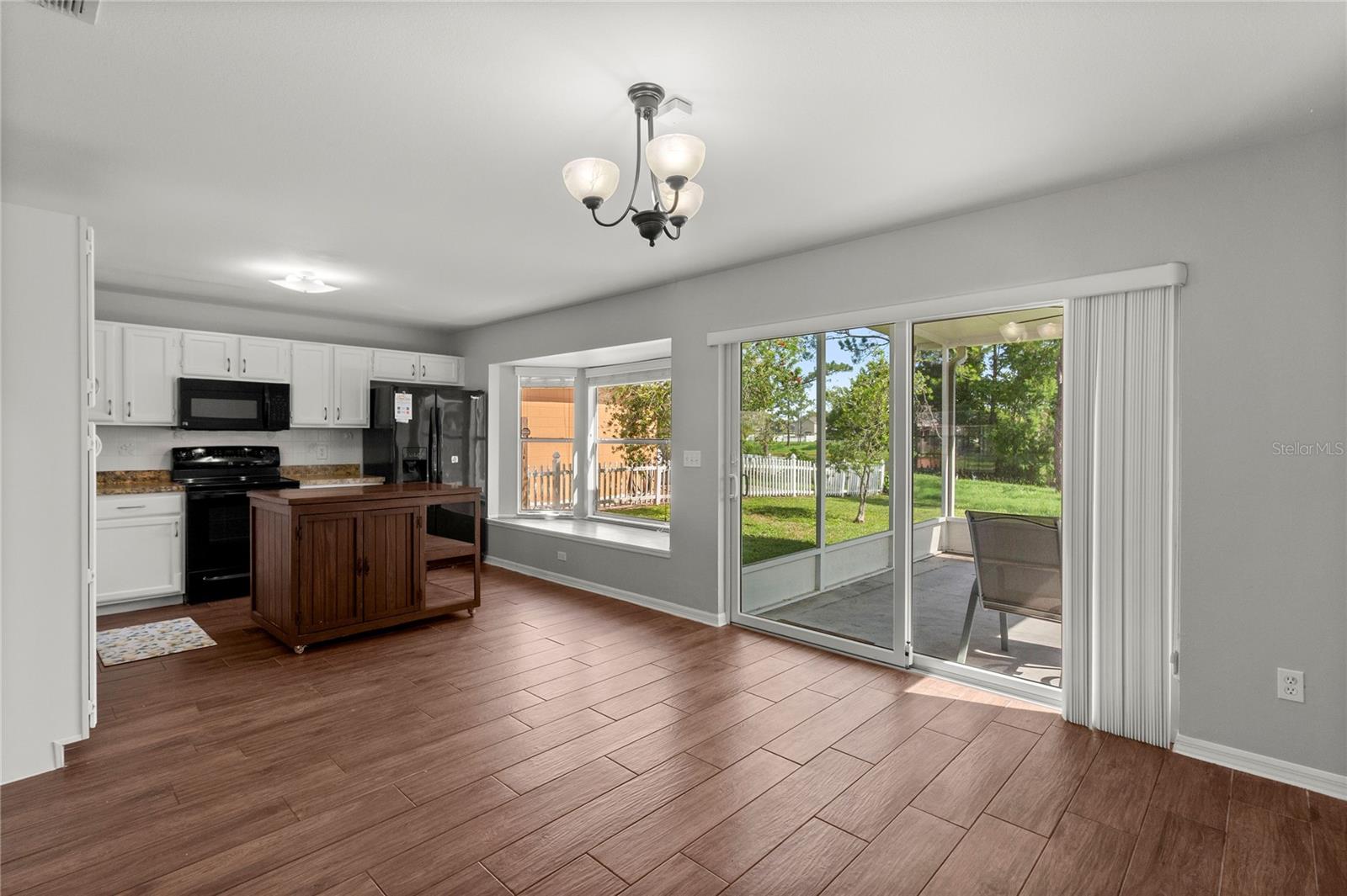 SUTTON RIDGE PH 3 UT 4 - Residential