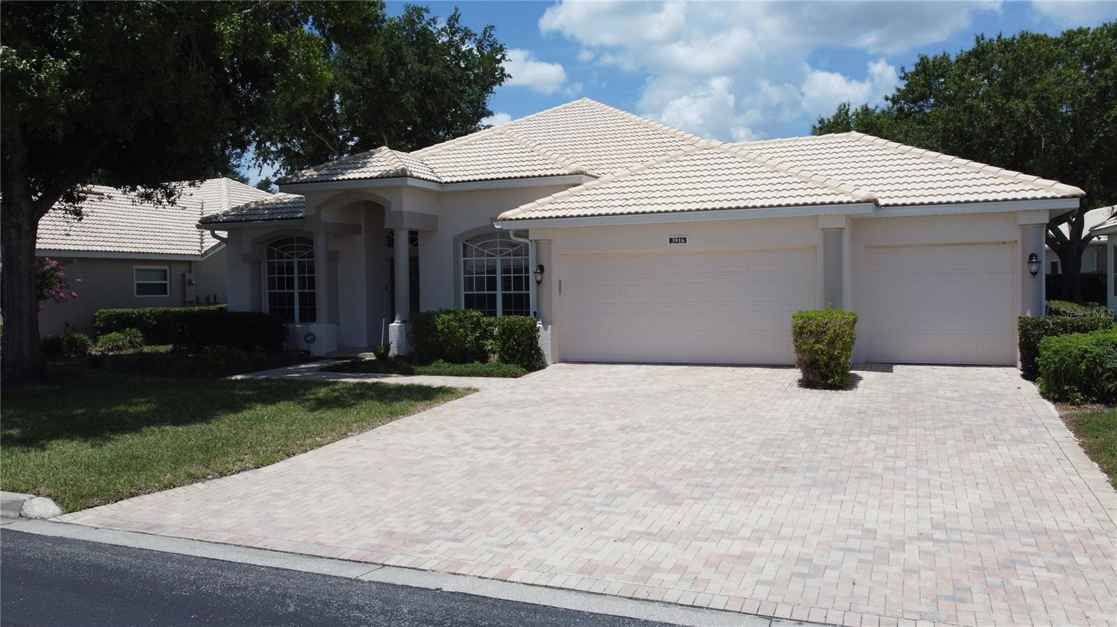 KINGS RIDGE - Residential