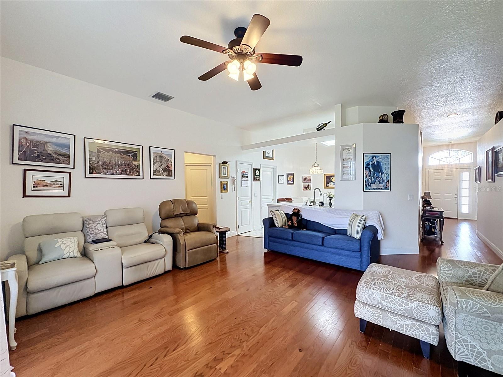 KINGS RIDGE - Residential