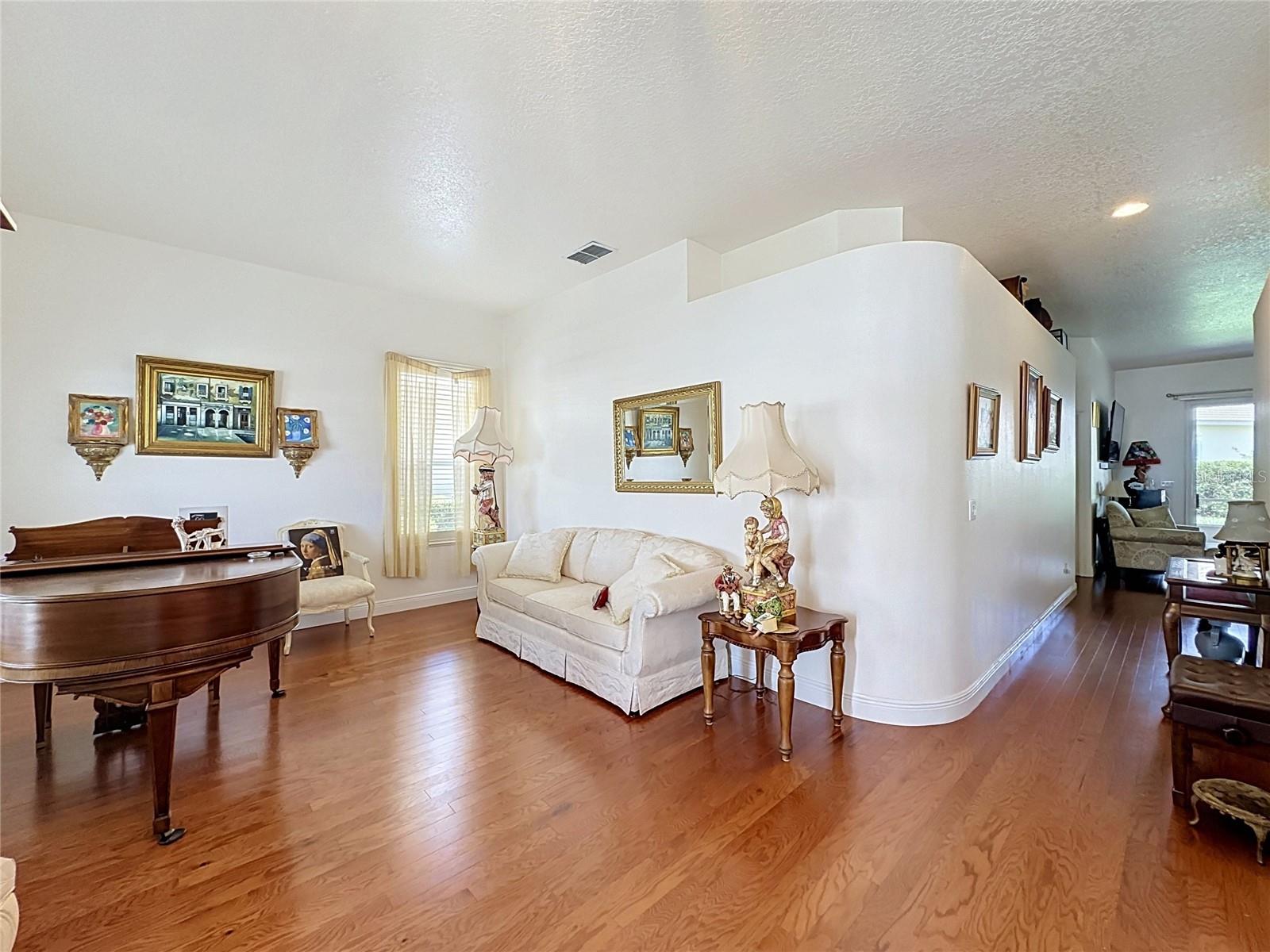 KINGS RIDGE - Residential