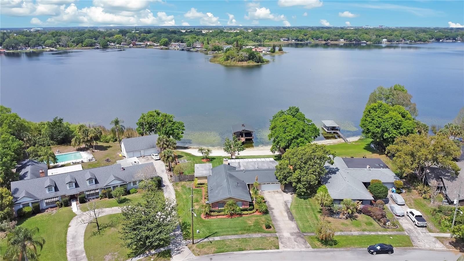 MEDALLION ESTATES - Residential