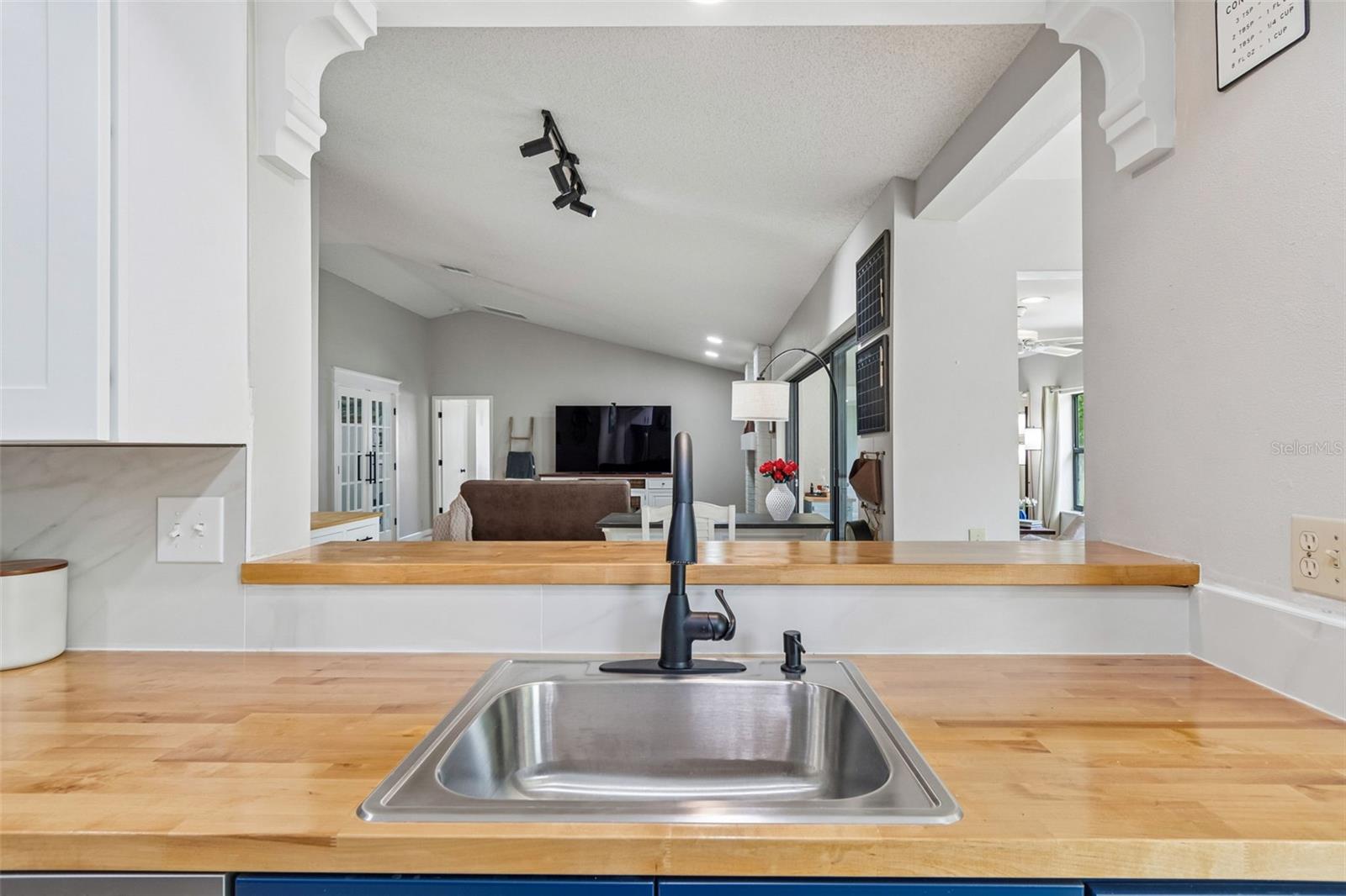 BRIDGEPORT ESTATES - Residential