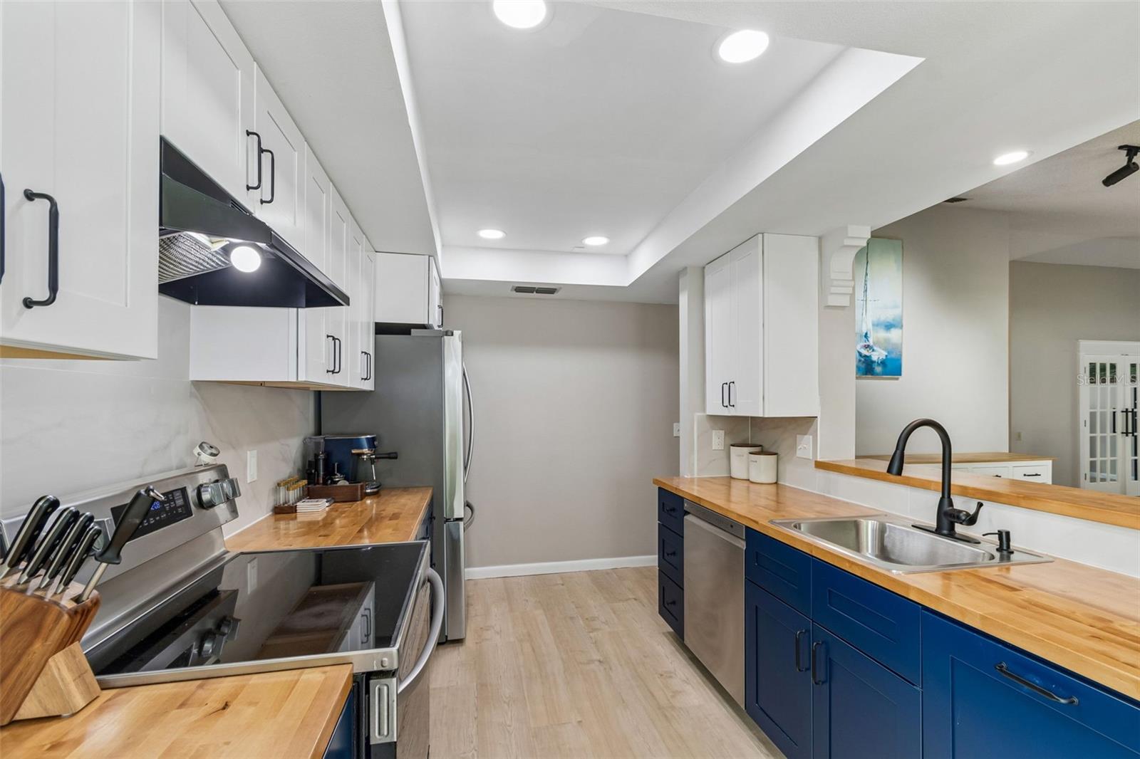 BRIDGEPORT ESTATES - Residential