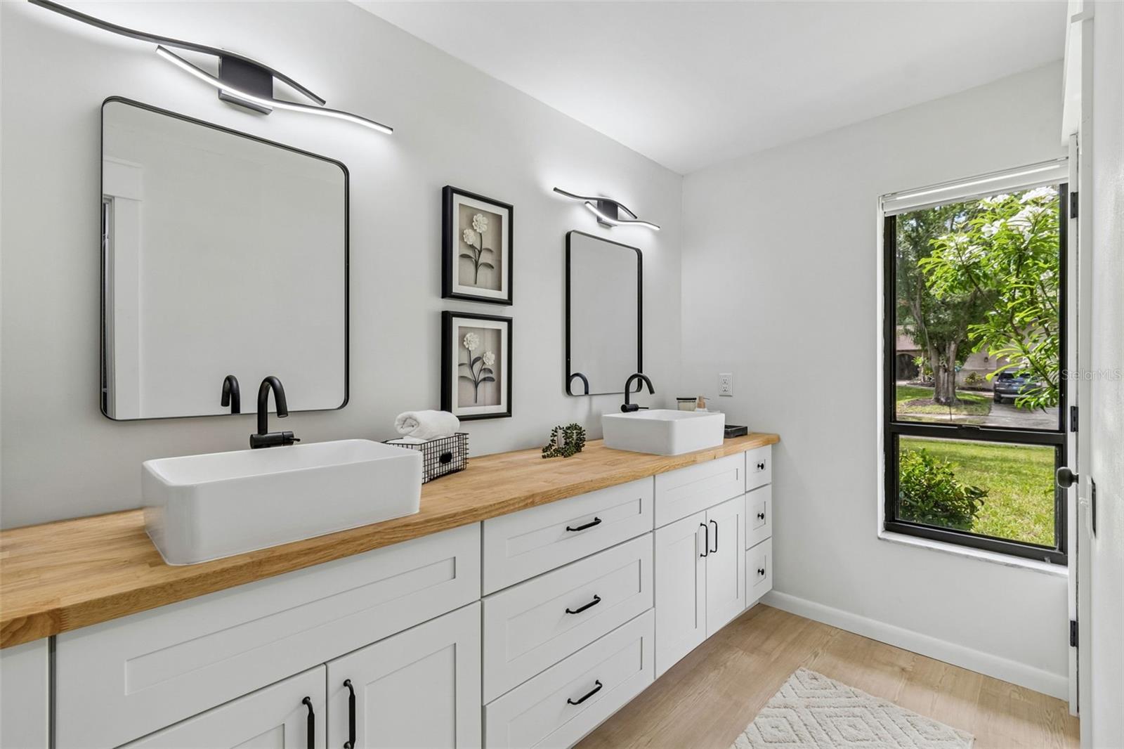 BRIDGEPORT ESTATES - Residential