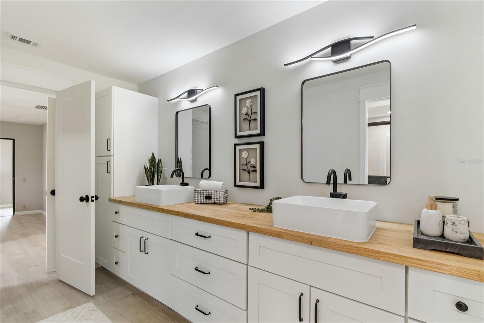 BRIDGEPORT ESTATES - Residential
