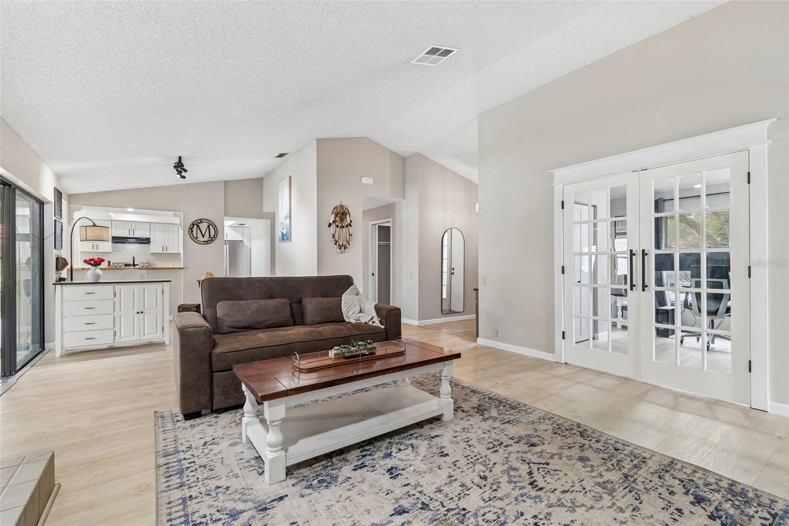 BRIDGEPORT ESTATES - Residential