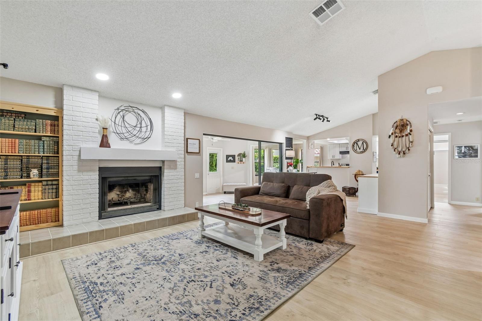 BRIDGEPORT ESTATES - Residential