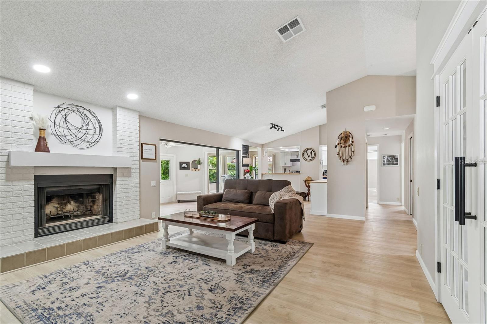 BRIDGEPORT ESTATES - Residential