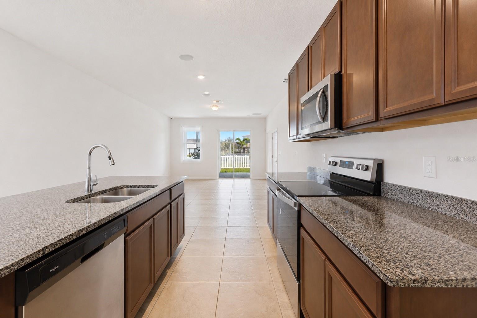 COASTAL WOODS UN C - Residential Lease