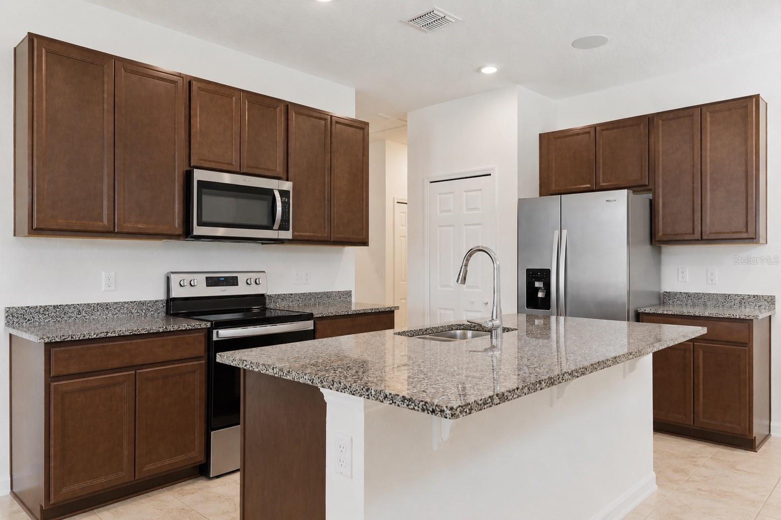 COASTAL WOODS UN C - Residential Lease