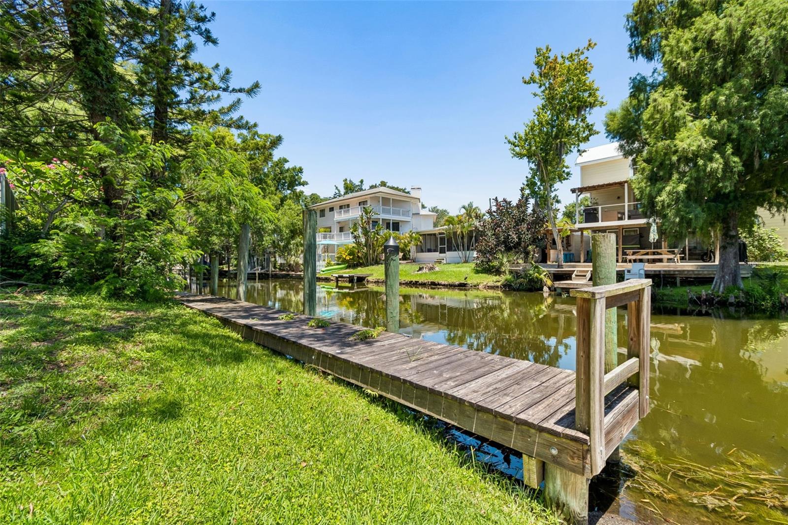 LAKE TARPON ESTATES - Residential