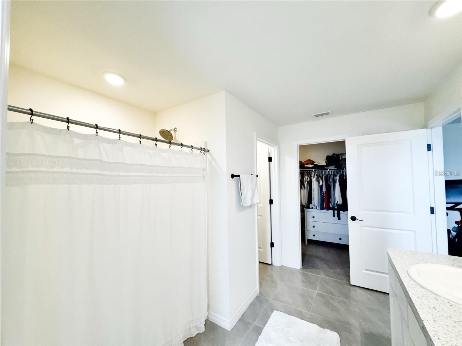 ZEPHYR RDG PH 2 - Residential Lease