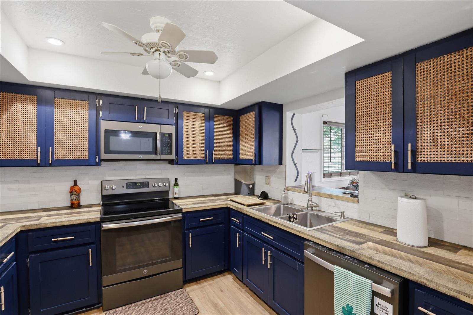 SARASOTA HIGHLANDS - Residential