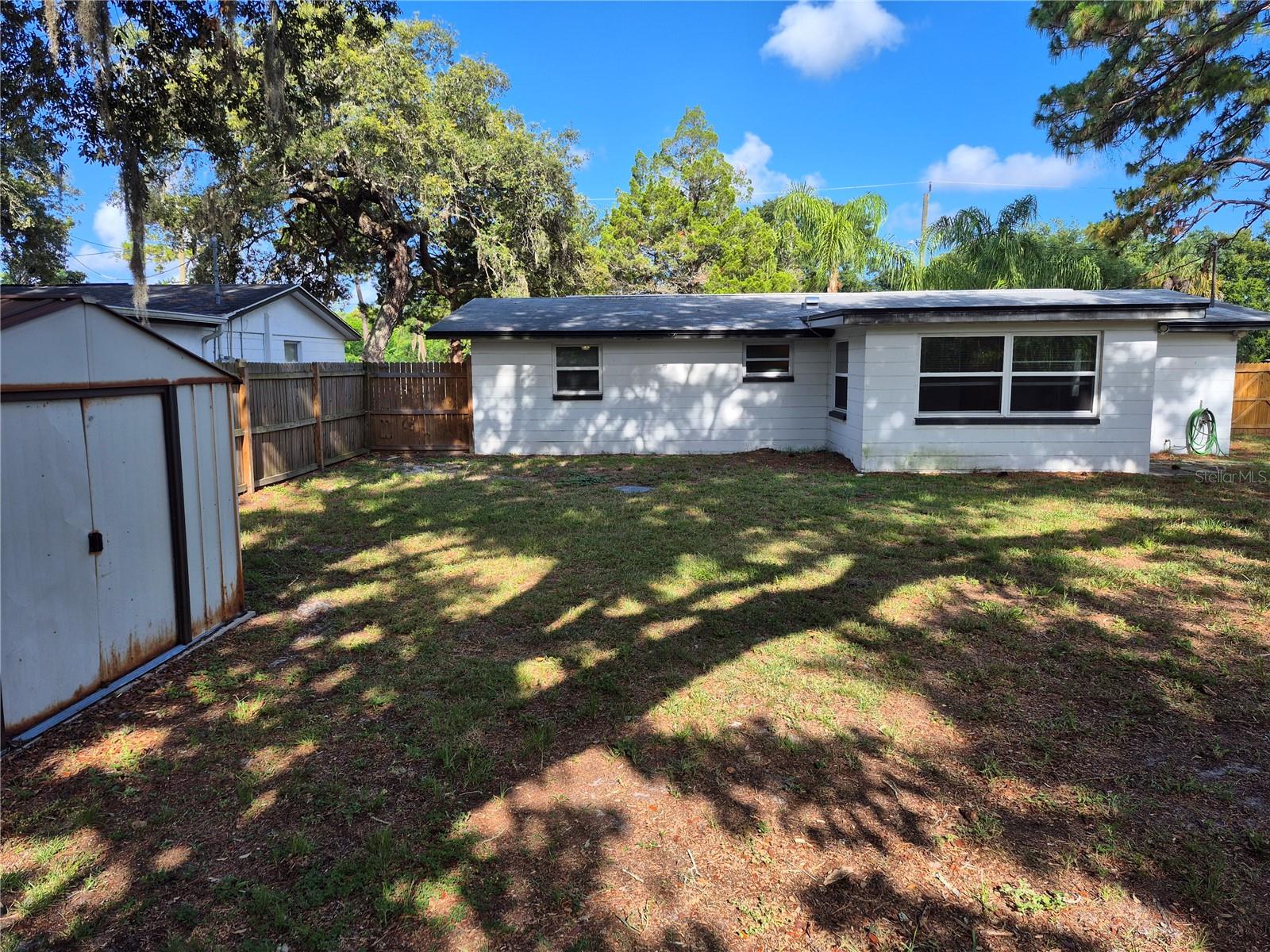 RICHEY LAKES - Residential Lease