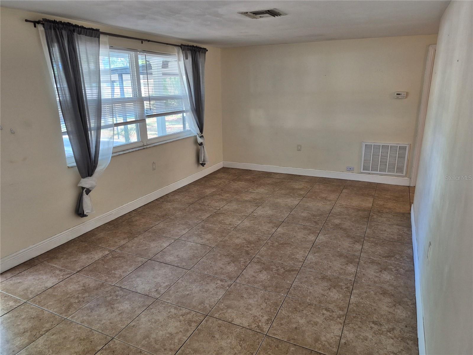 RICHEY LAKES - Residential Lease