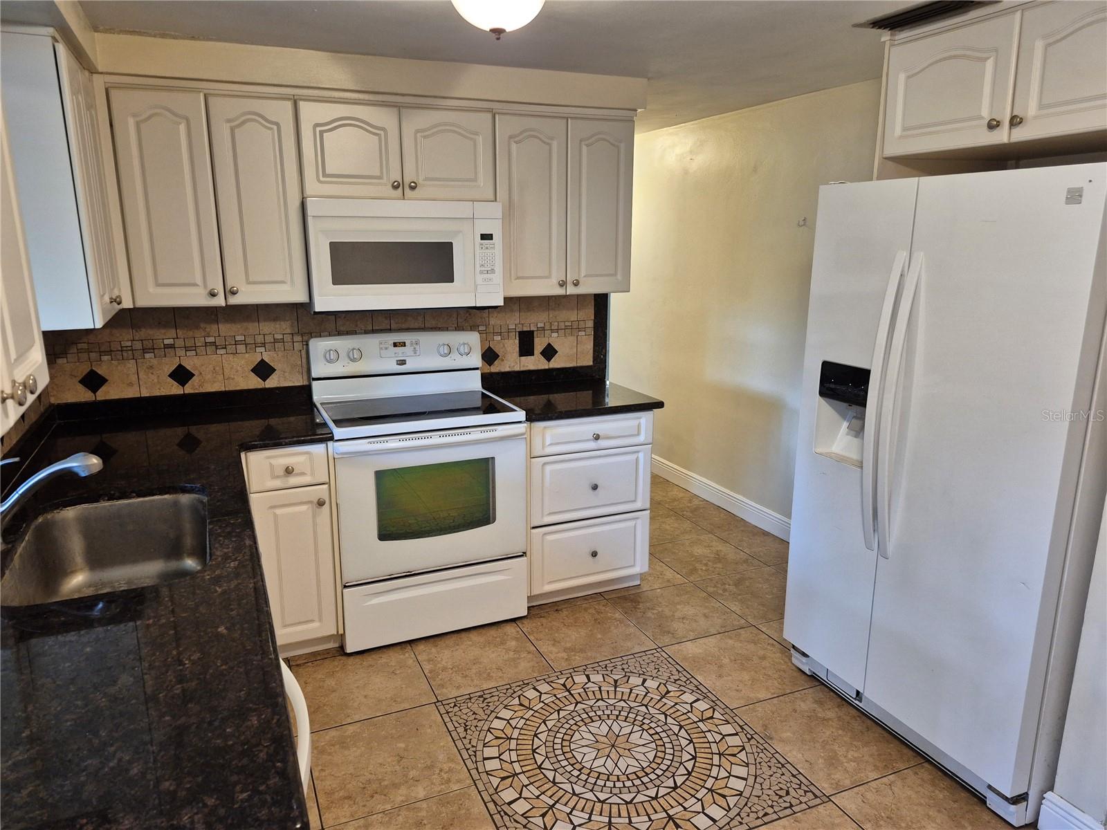 RICHEY LAKES - Residential Lease