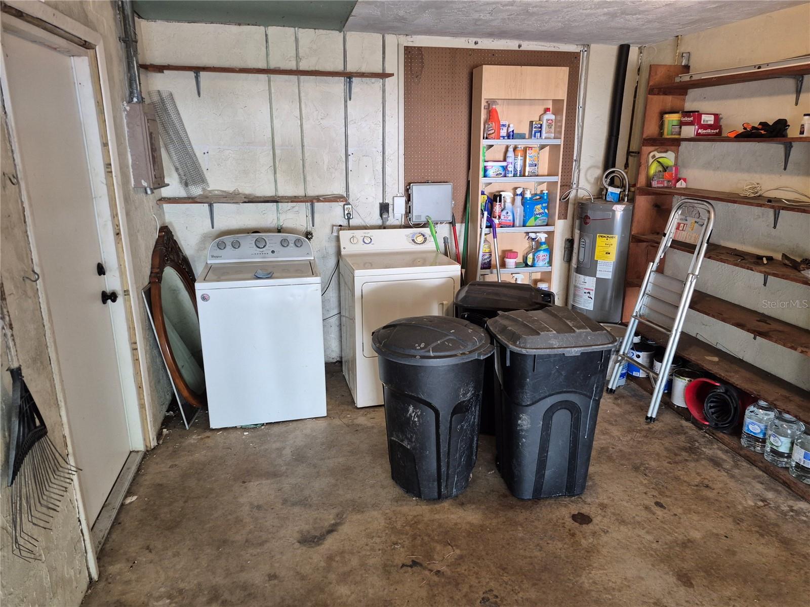 RICHEY LAKES - Residential Lease