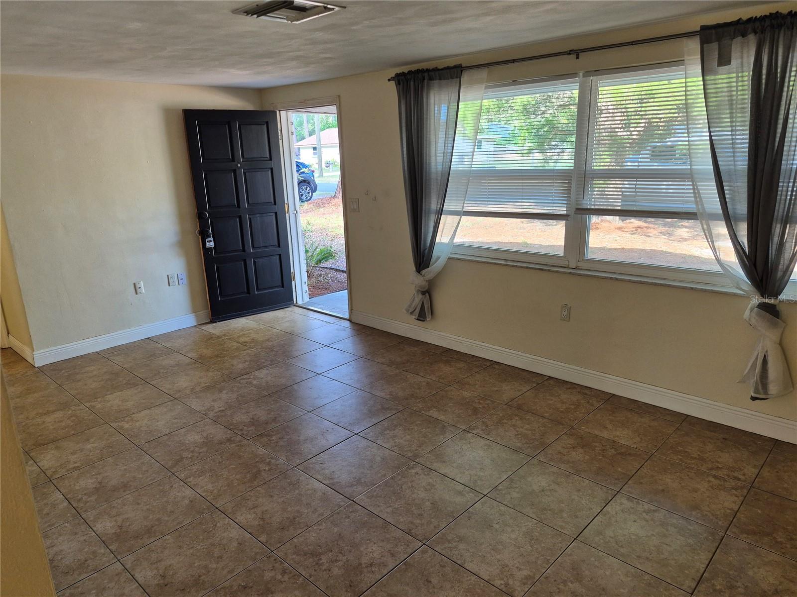 RICHEY LAKES - Residential Lease
