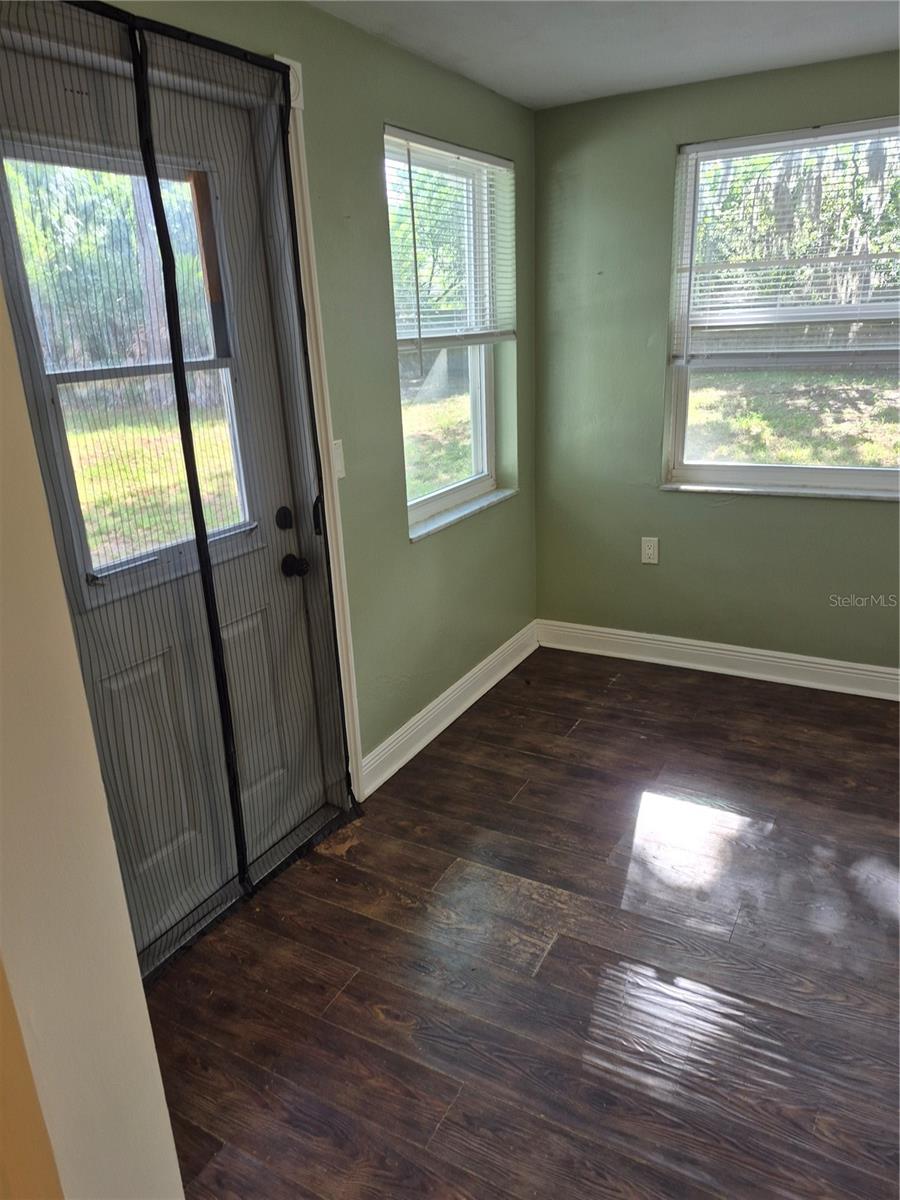 RICHEY LAKES - Residential Lease