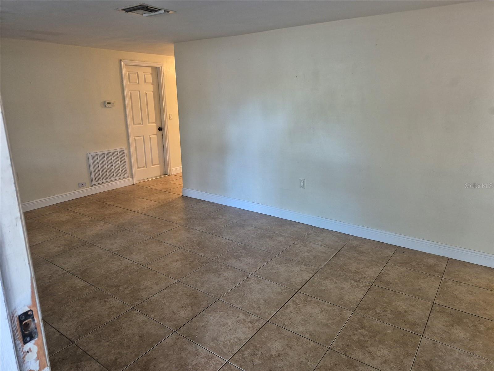 RICHEY LAKES - Residential Lease