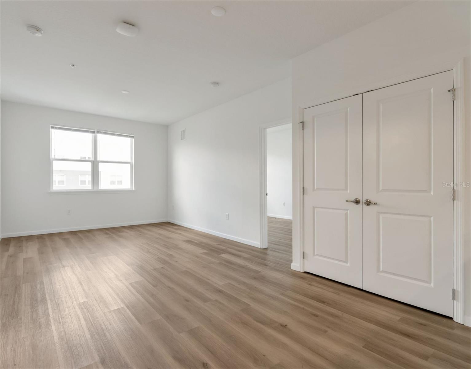 SANDLAKE STATION BLDG 1 - Residential