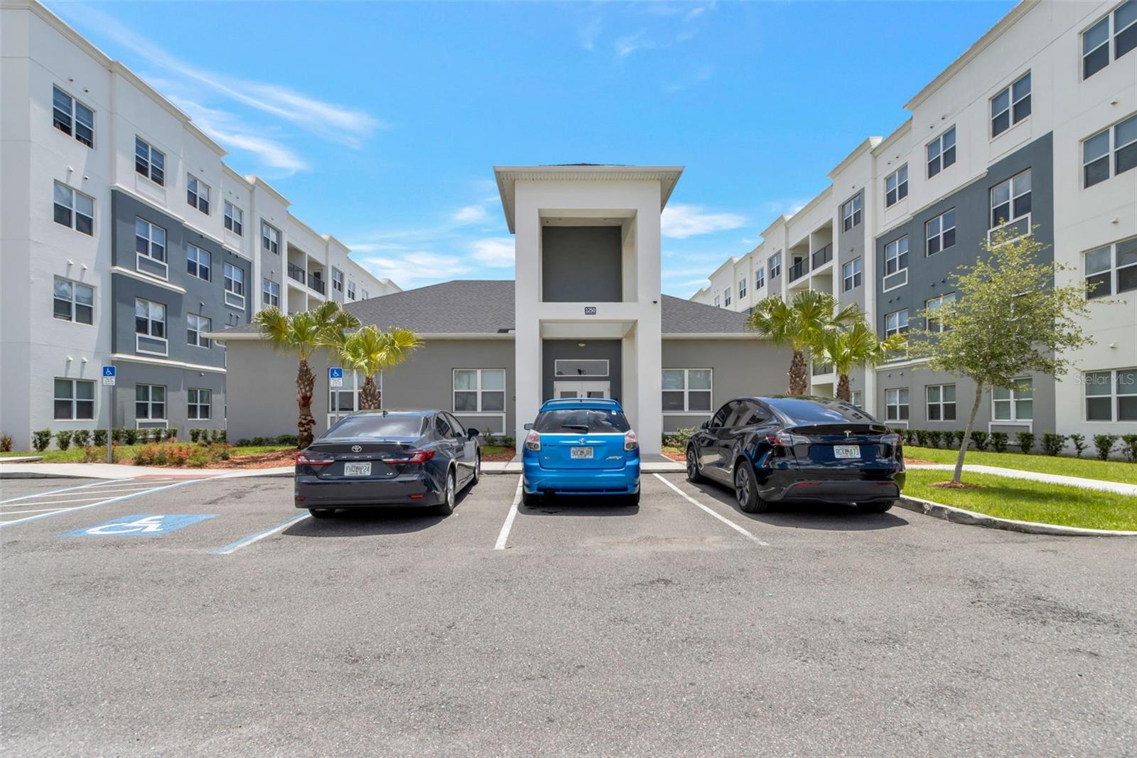 SANDLAKE STATION BLDG 1 - Residential
