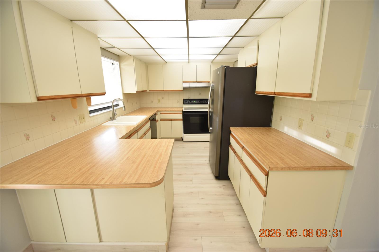 GOLDEN ACRES ESTATES - Residential Lease